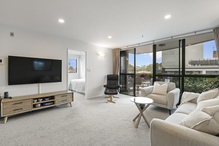 Photo of property in 4h/175 Hurstmere Road, Takapuna, Auckland, 0622