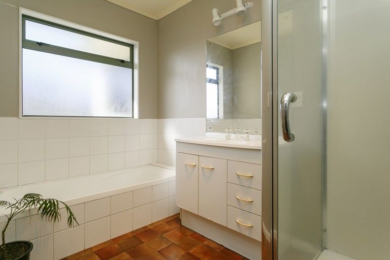 Photo of property in 2/6 The Grove, Nukuhau, Taupo, 3330