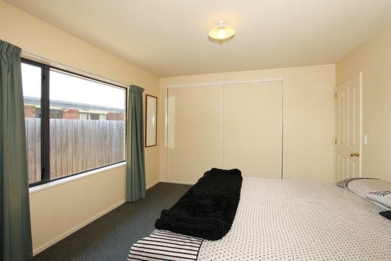 Photo of property in 5 Magnolia Lane, St Albans, Christchurch, 8052