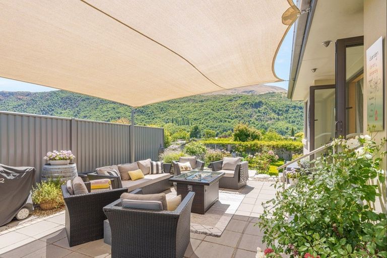 Photo of property in 22 Hood Crescent, Arrowtown, 9302