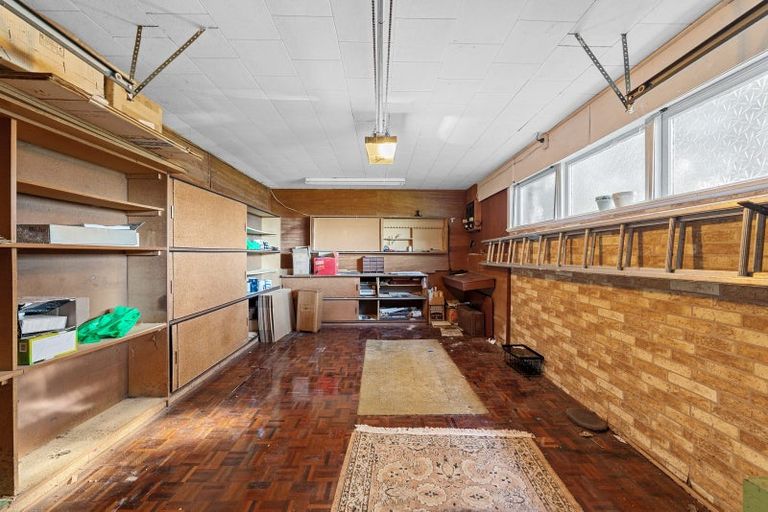 Photo of property in 1090 Scenic Drive North, Swanson, Auckland, 0816