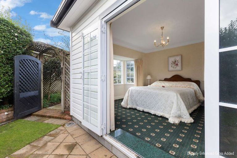 Photo of property in 424 Mangorei Road, Highlands Park, New Plymouth, 4312