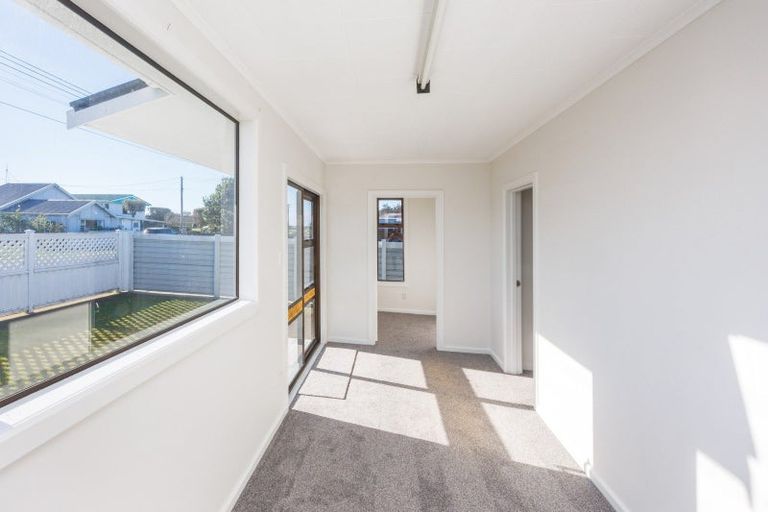 Photo of property in 1 Warren Street, Foxton Beach, Foxton, 4815