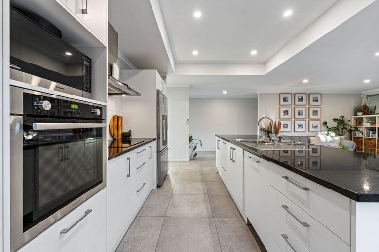 Photo of property in 14 Will Street, Huapai, Kumeu, 0810