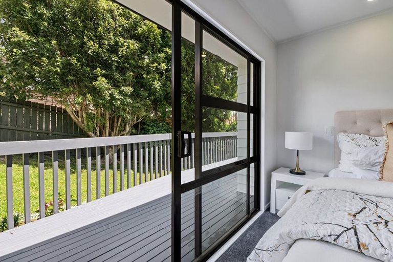 Photo of property in 2/20 Bronzewing Terrace, Unsworth Heights, Auckland, 0632