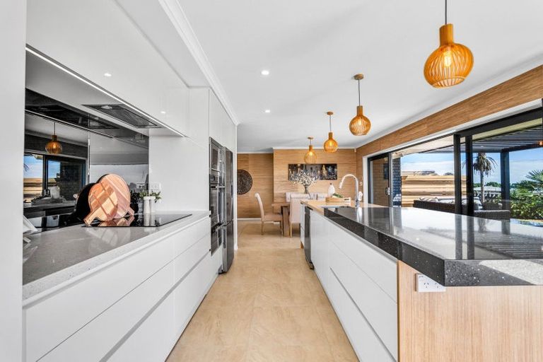 Photo of property in 17 Chatswood Grove, Fitzroy, New Plymouth, 4312