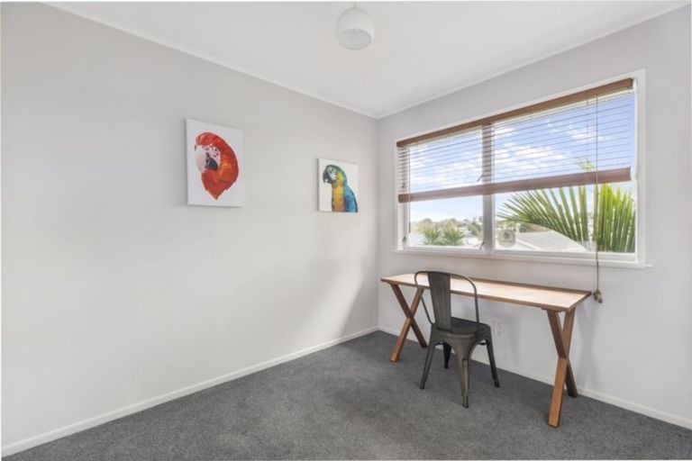 Photo of property in 24 Hobart Crescent, Wattle Downs, Auckland, 2103