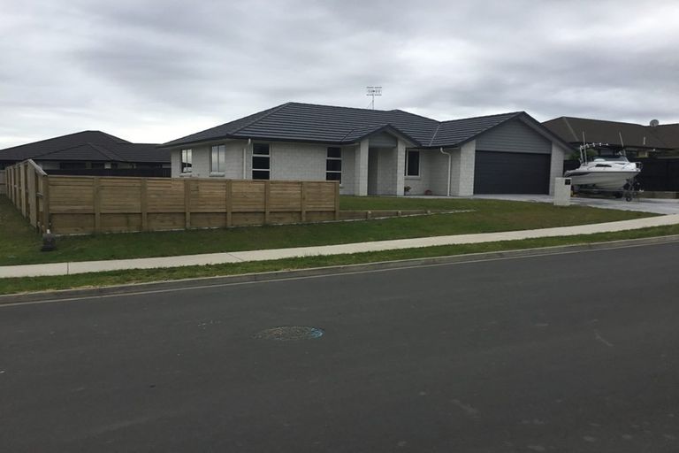 Photo of property in 2 Lakeside Terrace, Omokoroa, 3114