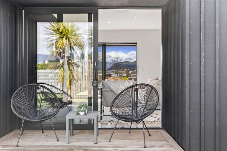 Photo of property in 15 Kereru Crescent, Wanaka, 9305