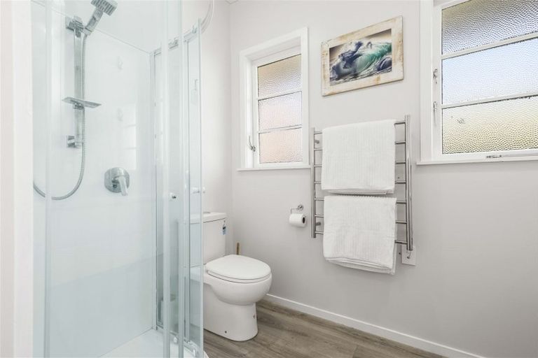 Photo of property in 2 Old Farm Road, Hamilton East, Hamilton, 3216