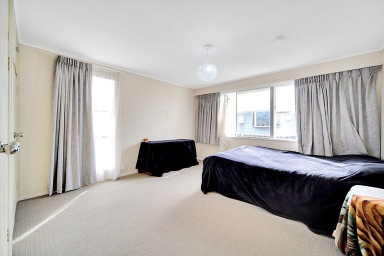 Photo of property in 59 Dale Crescent, Pakuranga, Auckland, 2010