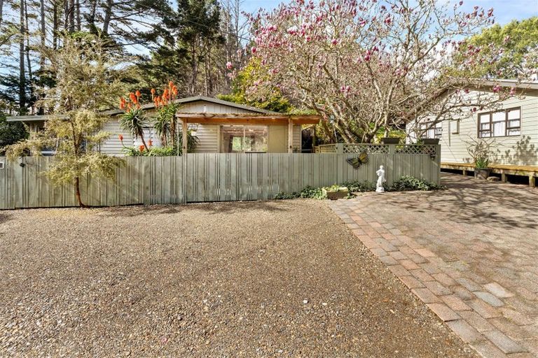 Photo of property in 14 Yelash Road, Massey, Auckland, 0614