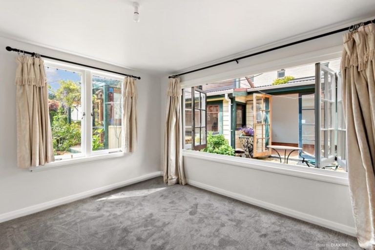 Photo of property in 7 Poplar Grove, Thorndon, Wellington, 6011