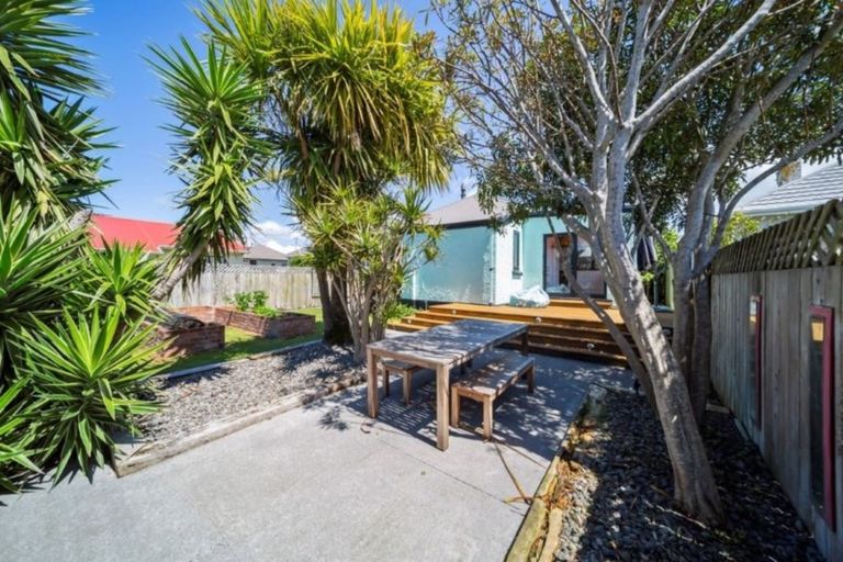 Photo of property in 51 Fitzroy Road, Fitzroy, New Plymouth, 4312