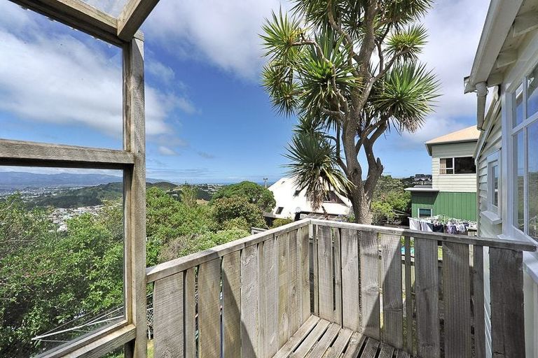 Photo of property in 107 The Ridgeway, Mornington, Wellington, 6021
