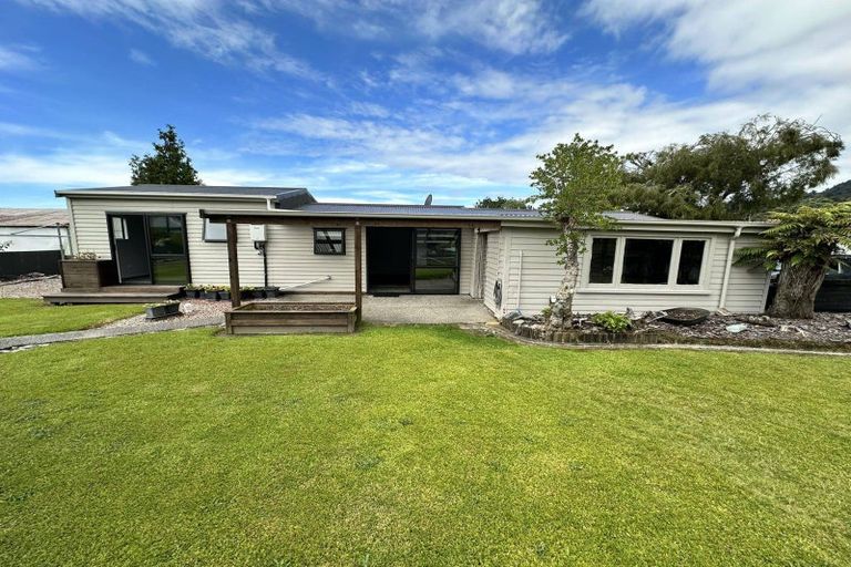 Photo of property in 25 Gow Street, Ross, 7812