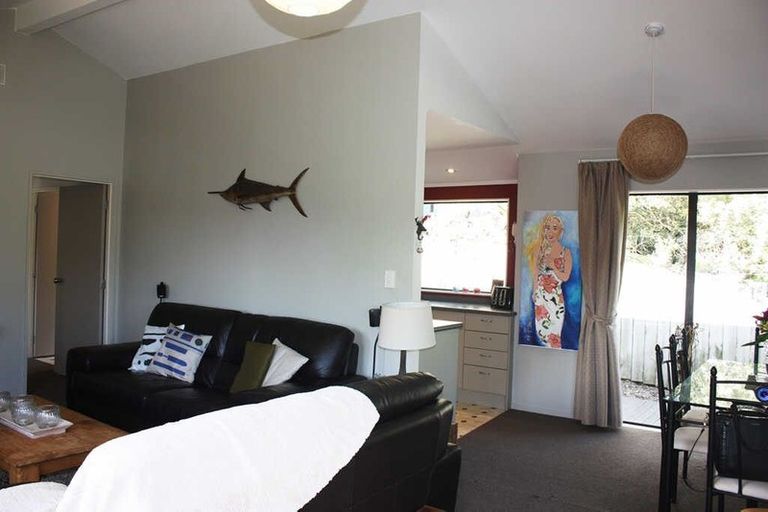 Photo of property in 2/29 Beaudine Avenue, Glenfield, Auckland, 0629