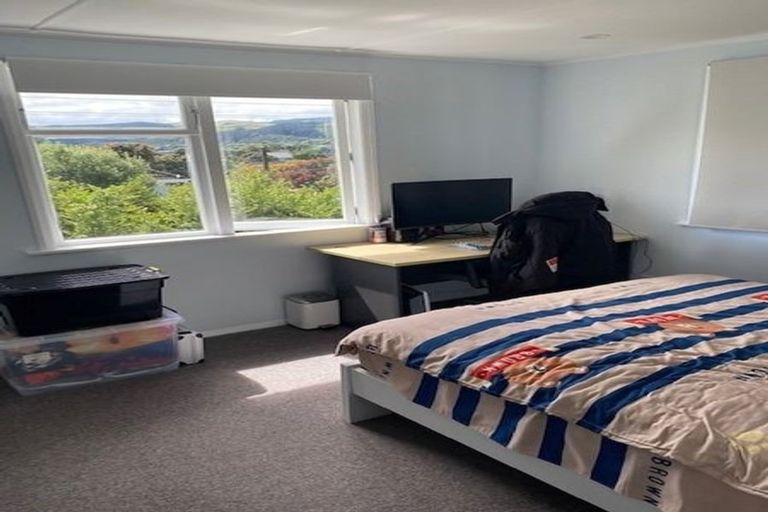 Photo of property in 5 Wakefield Terrace, Tawa, Wellington, 5028