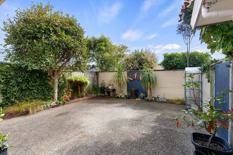 Photo of property in 106 Weggery Drive, Waikanae Beach, Waikanae, 5036