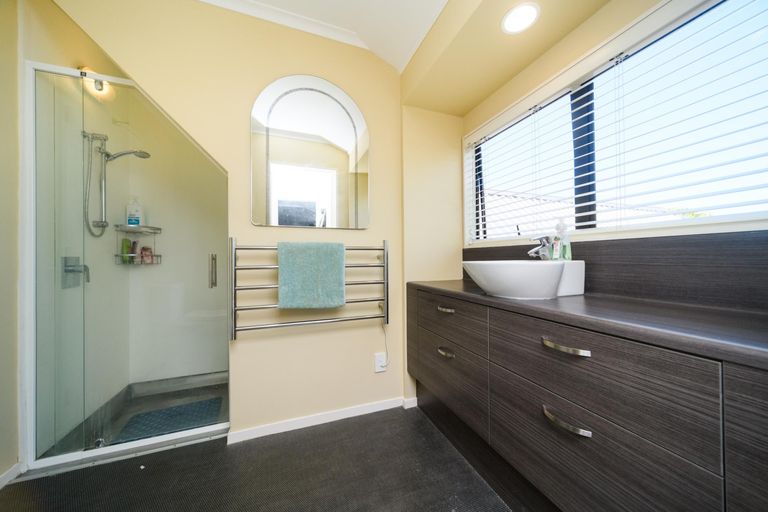 Photo of property in 40 Lincoln Terrace, Hokowhitu, Palmerston North, 4410