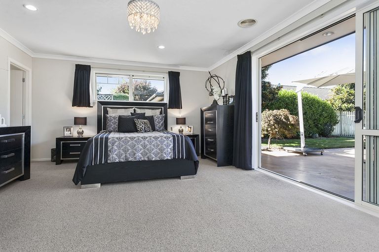 Photo of property in 2 Tulip Drive, Cambridge, 3434