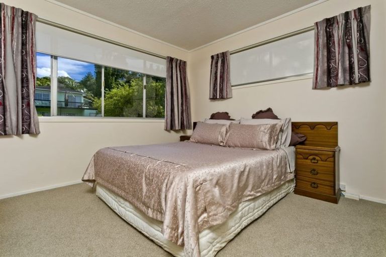 Photo of property in 73 Ayton Drive, Totara Vale, Auckland, 0629