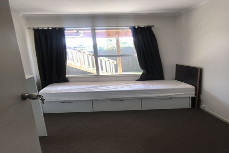 Photo of property in 10 Tercel Place, Sunnyhills, Auckland, 2010