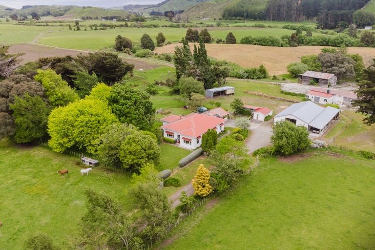 Photo of property in 300 Hinemoa Valley Road, Kaitawa, Pahiatua, 4981