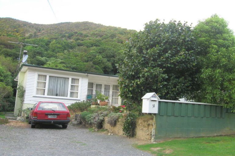 Photo of property in 31 Sunny Grove, Wainuiomata, Lower Hutt, 5014