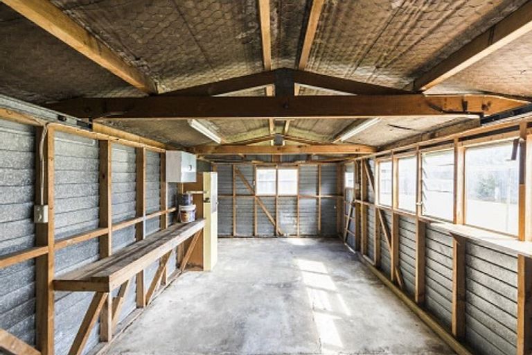 Photo of property in 10 Catlins Crescent, Milson, Palmerston North, 4414