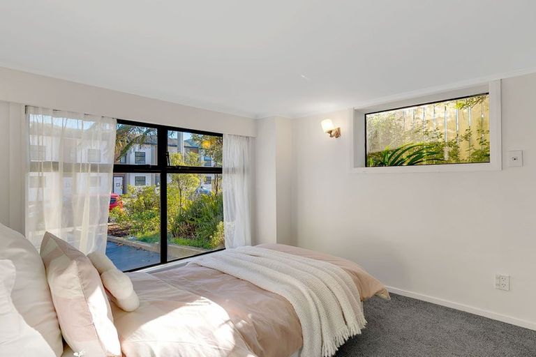 Photo of property in 40 Hinau Street, Tawa, Wellington, 5028