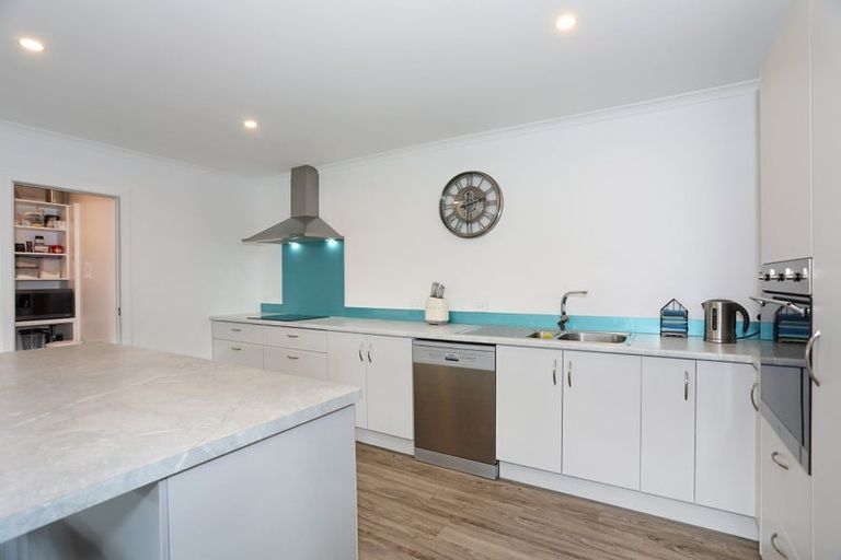 Photo of property in 28 Oldfield Lane, Marton, 4710