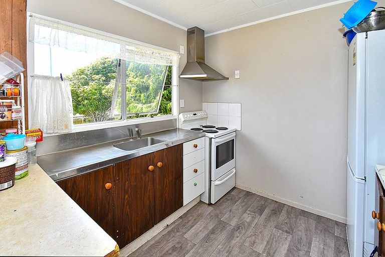 Photo of property in 74 Burundi Avenue, Clendon Park, Auckland, 2103