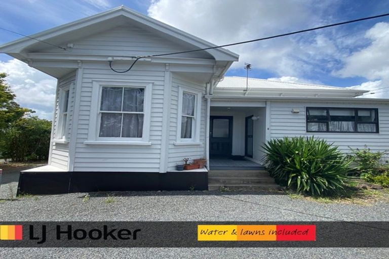 Photo of property in 40 West Coast Road, Glen Eden, Auckland, 0602
