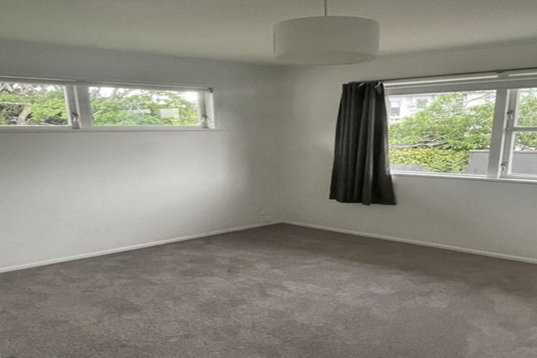 Photo of property in 8 Kea Place, Mangere Bridge, Auckland, 2022
