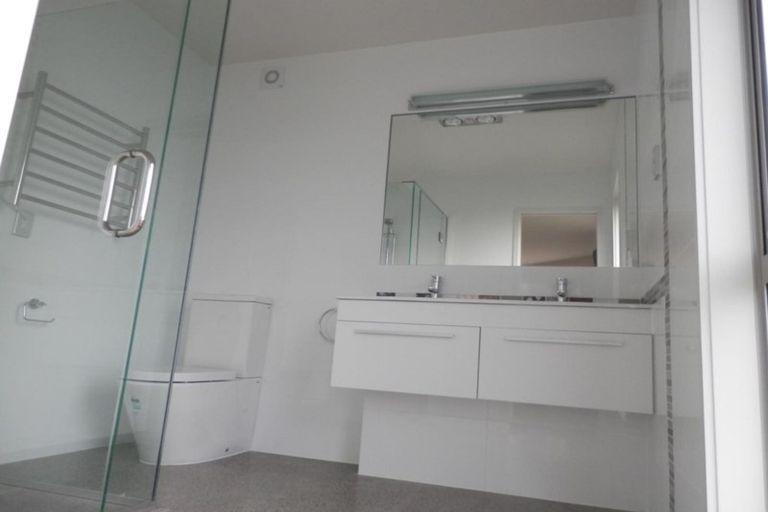 Photo of property in 31 Bemrose Place, Cockle Bay, Auckland, 2014