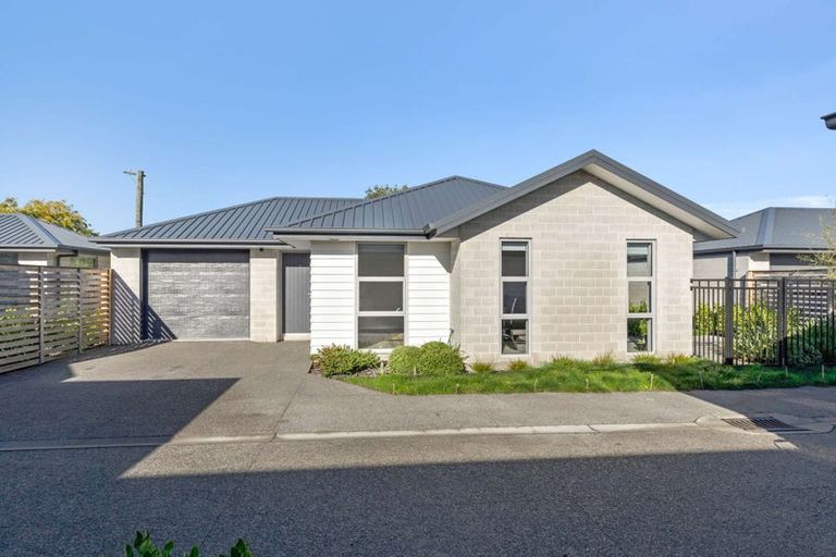 Photo of property in 8/3 Nyoli Street, Northcote, Christchurch, 8052