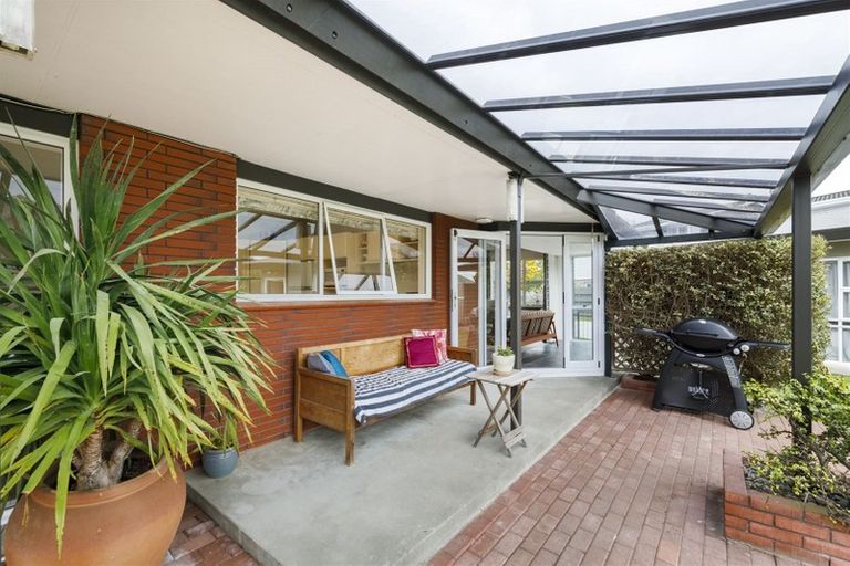 Photo of property in 8 Linmor Place, Terrace End, Palmerston North, 4410