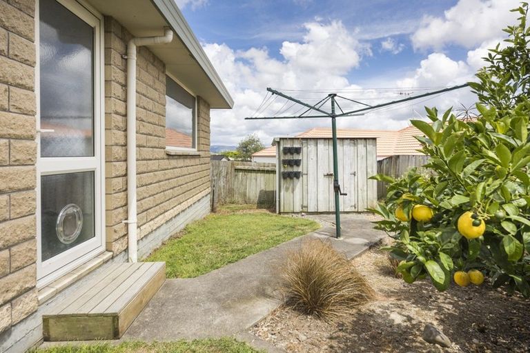 Photo of property in 24 Logan Way, Kelvin Grove, Palmerston North, 4414