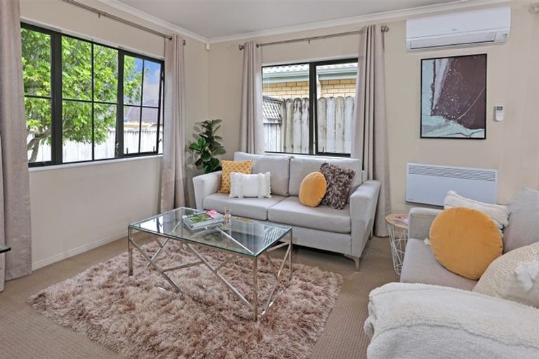 Photo of property in 12 Peachstone Lane, Henderson, Auckland, 0612