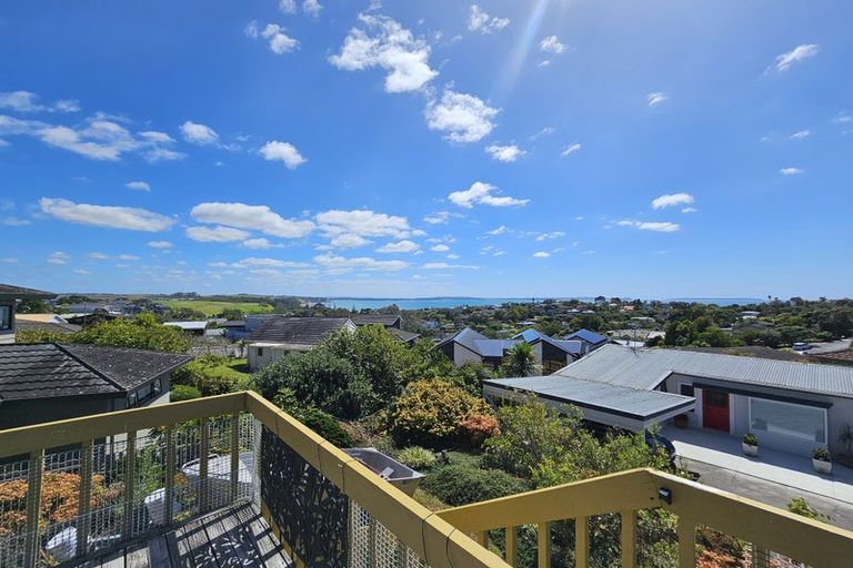 Photo of property in 1/979 Beach Road, Torbay, Auckland, 0630