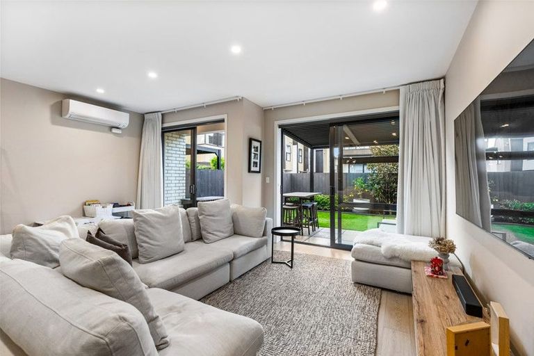Photo of property in 48 Glidepath Road, Hobsonville, Auckland, 0616