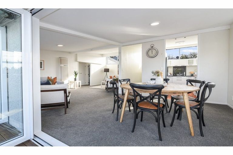 Photo of property in 3 Tirita Street, Kawaha Point, Rotorua, 3010