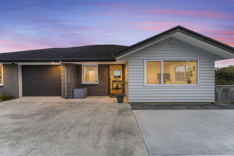 Photo of property in 10 Grenache Way, Kumeu, 0810