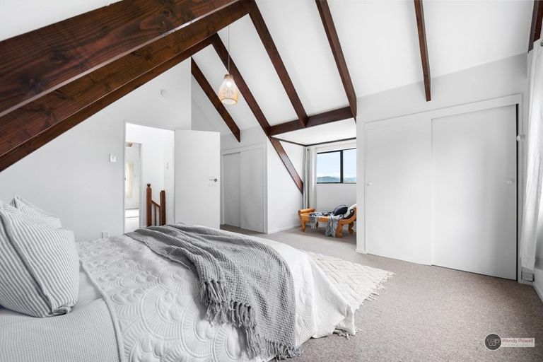 Photo of property in 47 Pokohiwi Road, Normandale, Lower Hutt, 5010