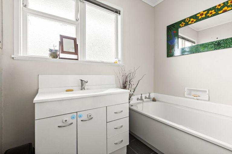 Photo of property in 24 Bill Hercock Street, Pirimai, Napier, 4112