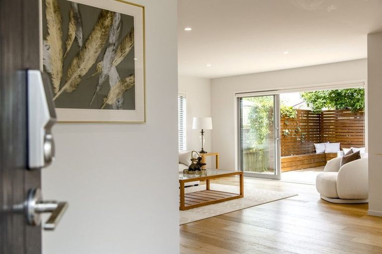 Photo of property in 89 Taikata Road, Te Atatu Peninsula, Auckland, 0610