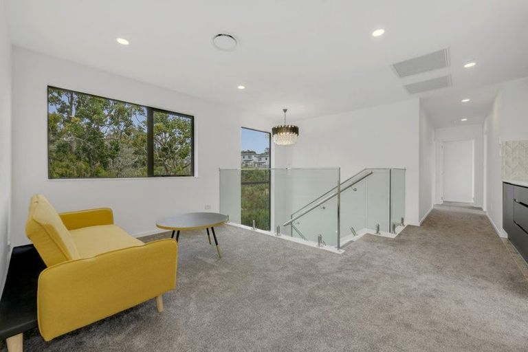 Photo of property in 27 Tannaghmore Drive, Flat Bush, 2019