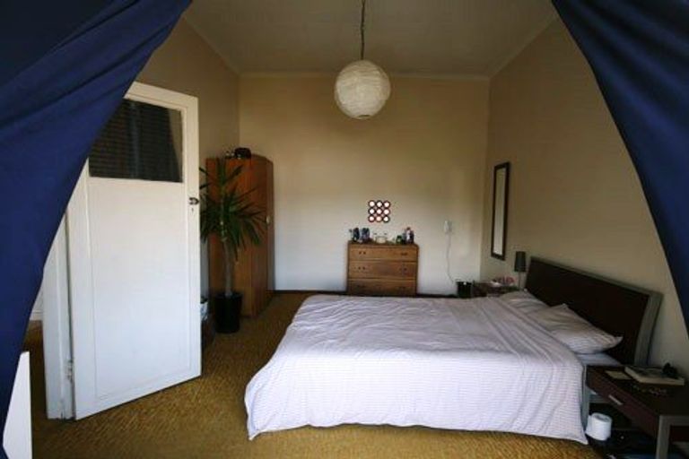 Photo of property in 17 Scarborough Terrace, Mount Victoria, Wellington, 6011