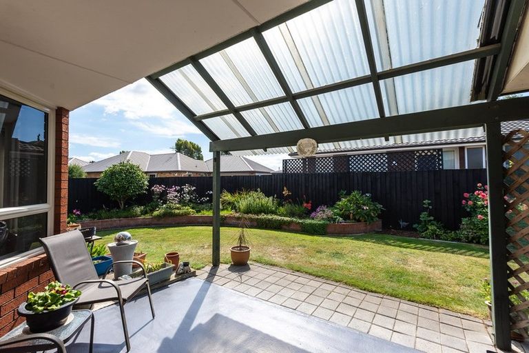 Photo of property in 4 Beauford Place, Parklands, Christchurch, 8083